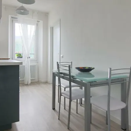 Appartement La Terrazza Di Casarico à Moltrasio Extérieur photo